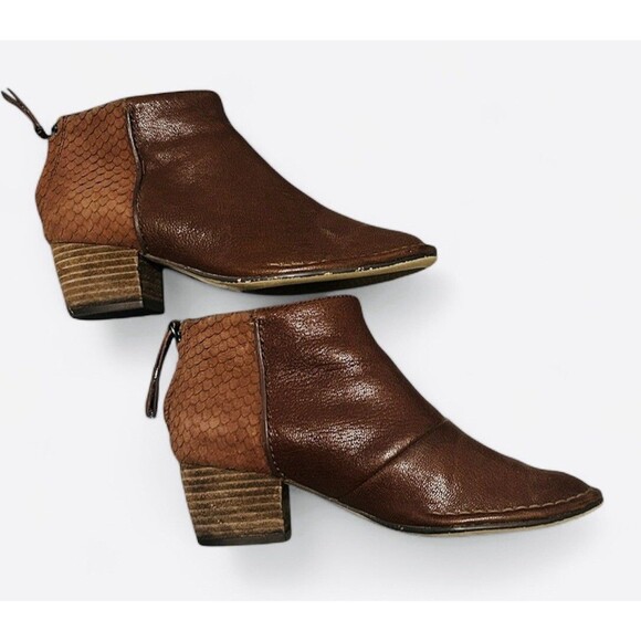 Clarks Women's Brown Spicy Ruby Tan Leather Ankle Booties Boots Sz 6 - Picture 1 of 9